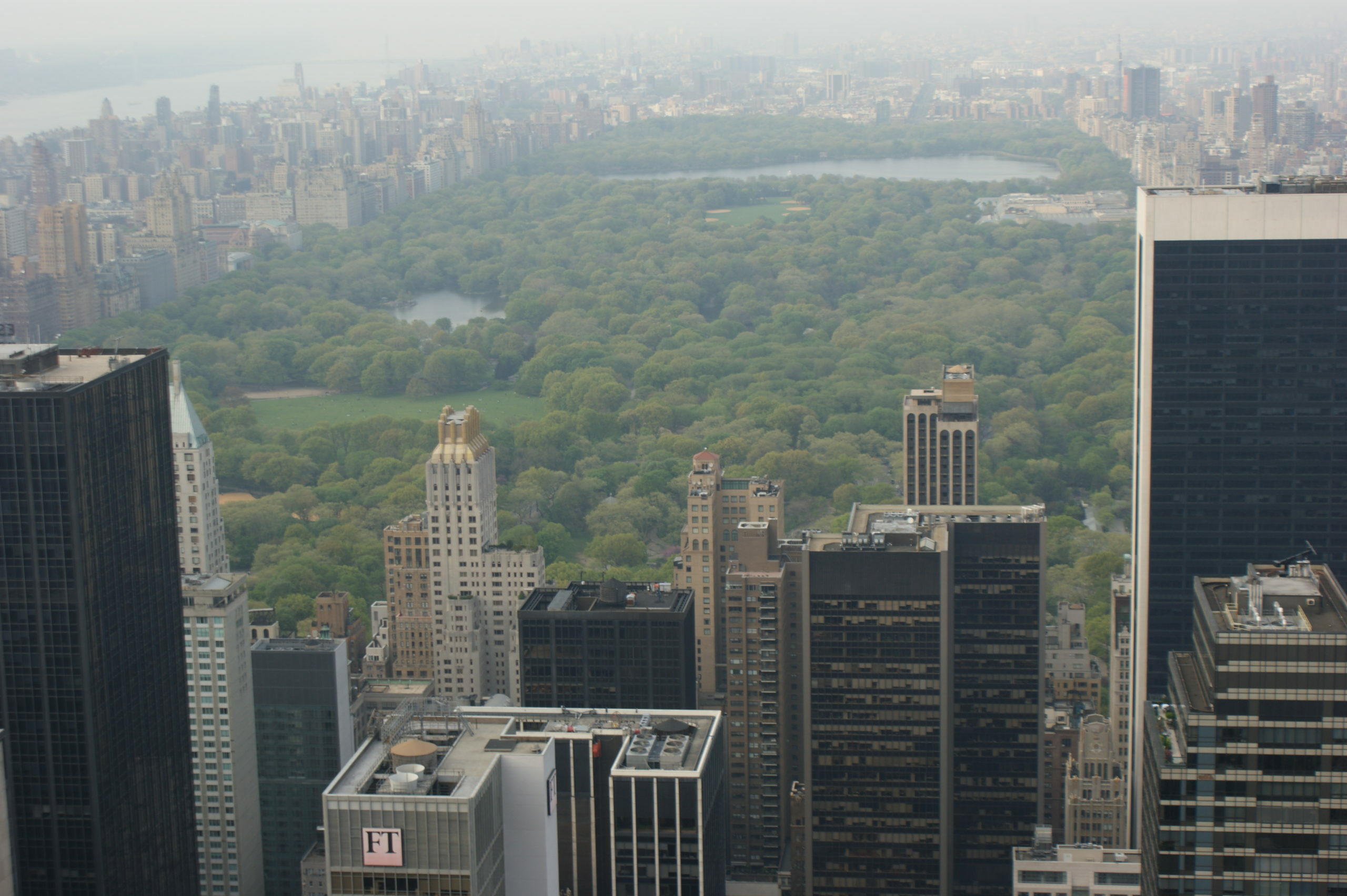 Widok z Rockefeller Center na Central Park